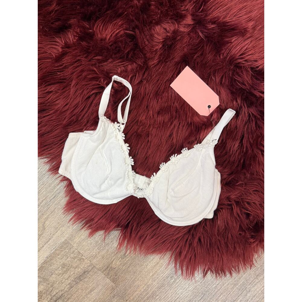 Vintage Victoria's Secret Gold Label Lace Bra - Size 38B